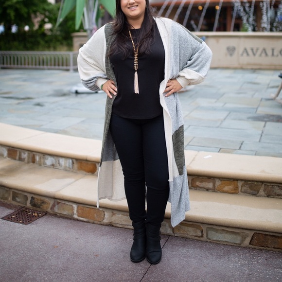 NWT Plus Size Cardigan- Color Block design - Picture 3 of 6